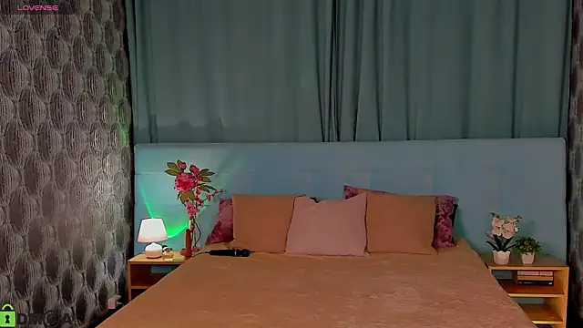 Snapshot of Aurora_Bennet chatting on 10-03-25, 12:18 Aurora Bennet online show from 10-03-25, 12:18