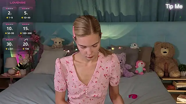 Snapshot of Aurora_Bennet chatting on 11-04-25, 12:54 Aurora Bennet online show from 11-04-25, 12:54