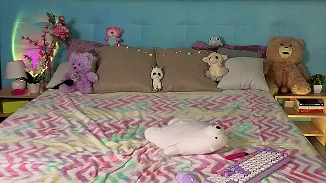 Snapshot of Aurora_Bennet chatting on 11-27-25, 11:07 Aurora Bennet online show from 11-27-25, 11:07