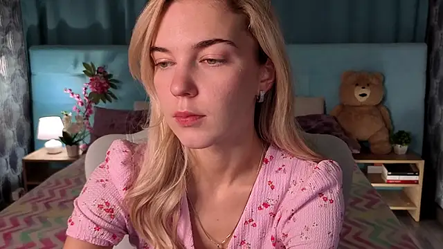 Snapshot of Aurora_Bennet chatting on 12-01-25, 12:04 Aurora Bennet online show from 12-01-25, 12:04