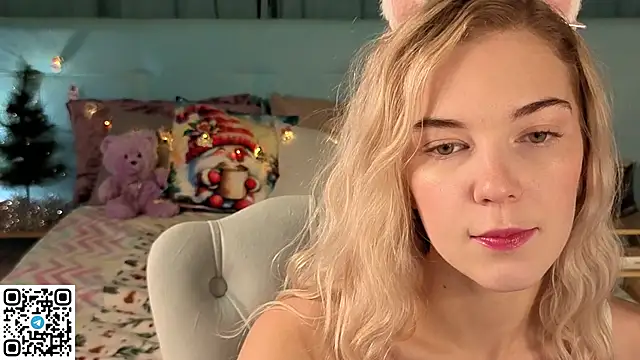 Snapshot of Aurora_Bennet chatting on 12-16-25, 12:59 Aurora Bennet online show from 12-16-25, 12:59