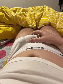 Snapshot of NoaTender chatting on 12-15-25, 07:12 NoaTender online show from 12-15-25, 07:12