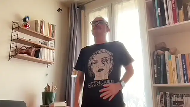 Snapshot of Milkywaymen chatting on 10-18-25, 12:17 Milkywaymen online show from 10-18-25, 12:17