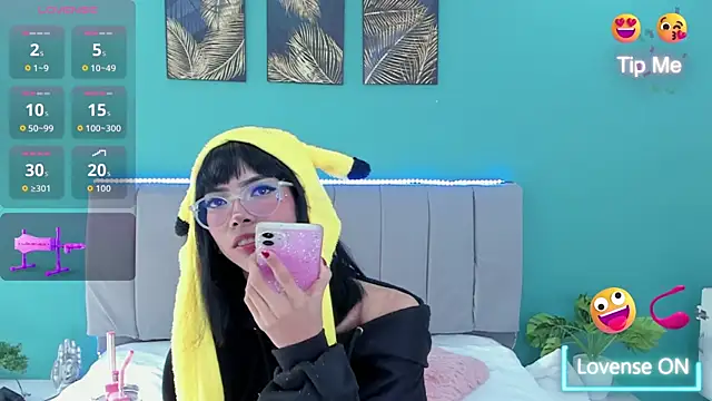 Snapshot of Rizeth chatting on 09-11-25, 12:05 Rizeth online show from 09-11-25, 12:05