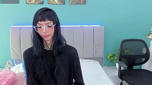 Snapshot of Rizeth chatting on 09-25-25, 01:04 Rizeth online show from 09-25-25, 01:04