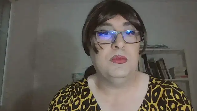 Snapshot of nataliacd chatting on 10-29-25, 04:53 nataliacd online show from 10-29-25, 04:53