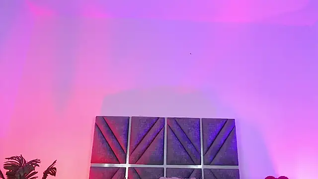 Snapshot of AlombraMorris chatting on 12-22-25, 11:29 AlombraMorris online show from 12-22-25, 11:29