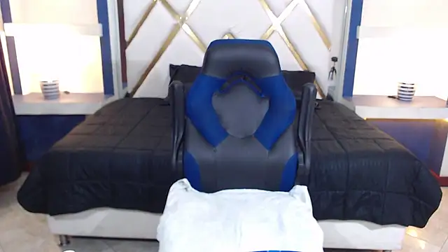 Snapshot of veronica_em1 chatting on 01-14-26, 12:33 veronica em1 online show from 01-14-26, 12:33