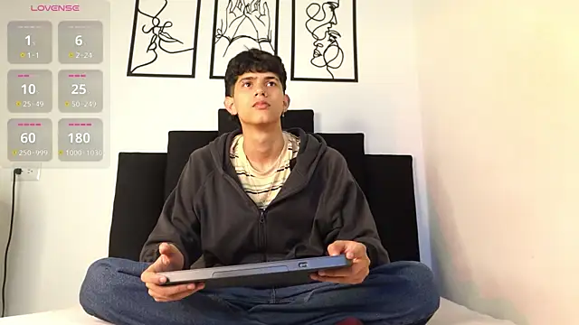 Snapshot of alexmark_ chatting on 01-08-26, 01:24 alexmark online show from 01-08-26, 01:24