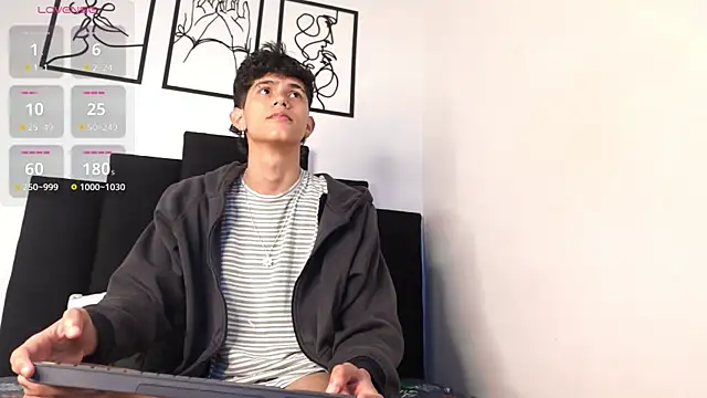 Snapshot of alexmark_ chatting on 01-13-26, 02:00 alexmark online show from 01-13-26, 02:00