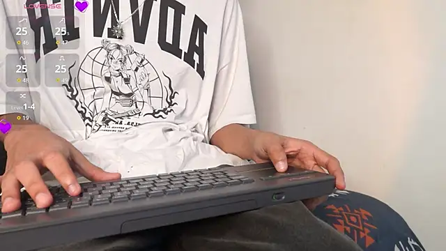 Snapshot of alexmark_ chatting on 01-16-26, 12:53 alexmark online show from 01-16-26, 12:53