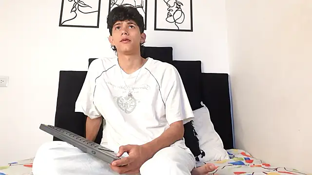 Snapshot of alexmark_ chatting on 02-05-26, 01:38 alexmark online show from 02-05-26, 01:38