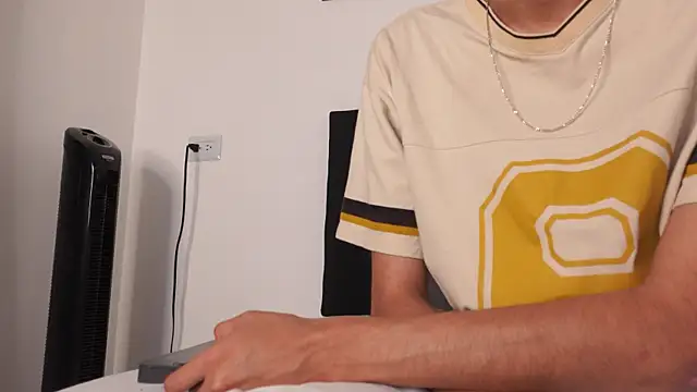 Snapshot of alexmark_ chatting on 02-26-26, 07:24 alexmark online show from 02-26-26, 07:24