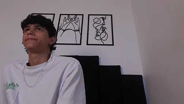 Snapshot of alexmark_ chatting on 02-27-26, 01:33 alexmark online show from 02-27-26, 01:33