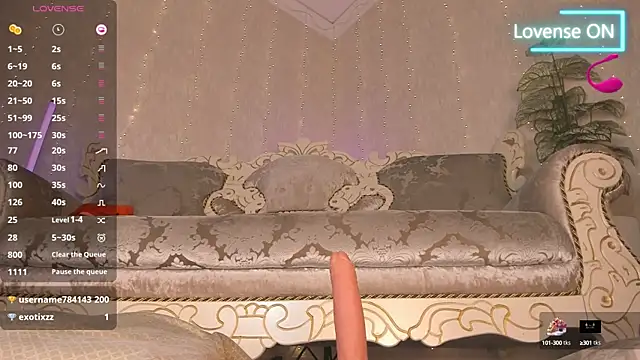 Snapshot of Rei_ramiki chatting on 10-04-25, 03:59 Rei ramiki online show from 10-04-25, 03:59