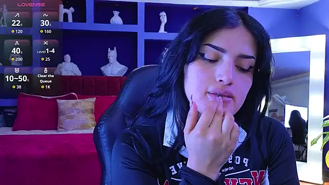 sari belle online show from 10-24-25, 09:11