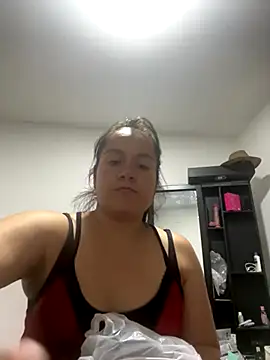 Snapshot of Leonis_0 chatting on 10-21-25, 02:23 Leonis 0 online show from 10-21-25, 02:23