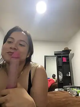 Snapshot of Leonis_0 chatting on 10-23-25, 02:44 Leonis 0 online show from 10-23-25, 02:44