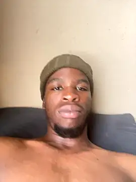 Snapshot of Kgaogelo18 chatting on 09-26-25, 10:19 Kgaogelo18 online show from 09-26-25, 10:19