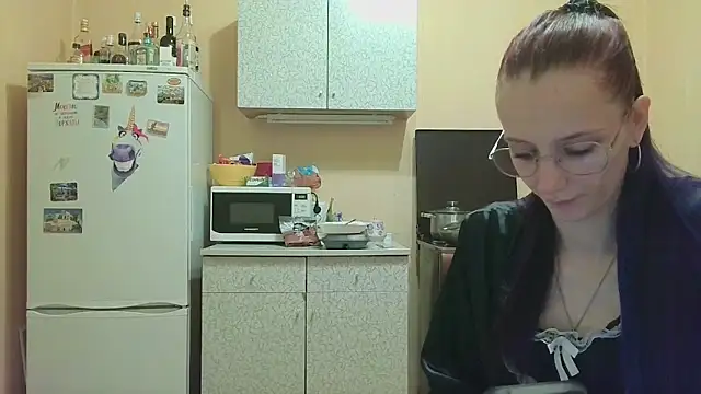 Snapshot of Lucy_Divine chatting on 09-27-25, 10:26 Lucy Divine online show from 09-27-25, 10:26