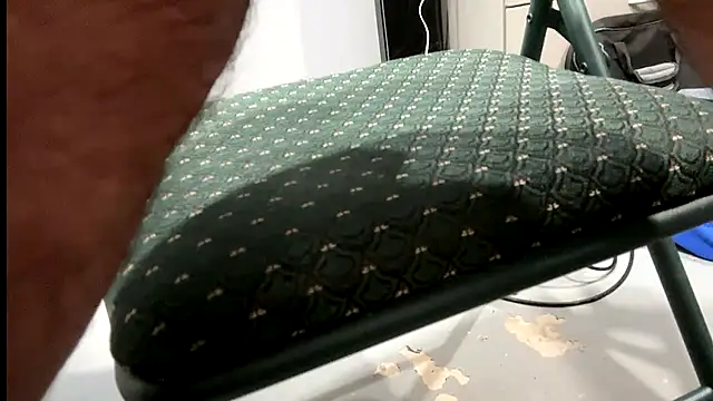 Snapshot of frankyjones8989 chatting on 12-15-25, 07:18 frankyjones8989 online show from 12-15-25, 07:18