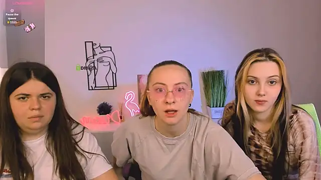 Snapshot of luna_tin chatting on 09-09-25, 08:25 luna tin online show from 09-09-25, 08:25