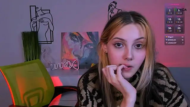 Snapshot of luna_tin chatting on 10-09-25, 11:03 luna tin online show from 10-09-25, 11:03