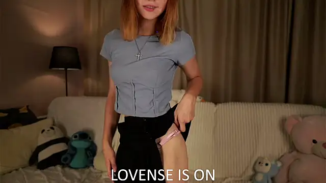 Snapshot of BritniBers chatting on 09-22-25, 12:51 BritniBers online show from 09-22-25, 12:51