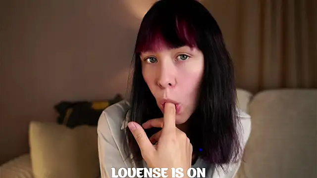 Snapshot of BritniBers chatting on 10-03-25, 10:45 BritniBers online show from 10-03-25, 10:45