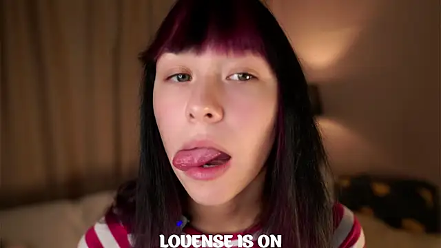 Snapshot of BritniBers chatting on 10-04-25, 10:46 BritniBers online show from 10-04-25, 10:46