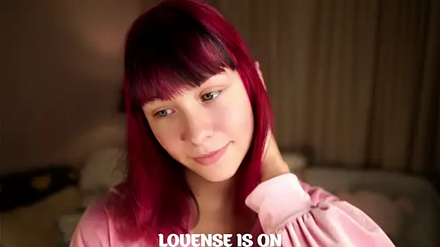 Snapshot of BritniBers chatting on 10-08-25, 10:24 BritniBers online show from 10-08-25, 10:24