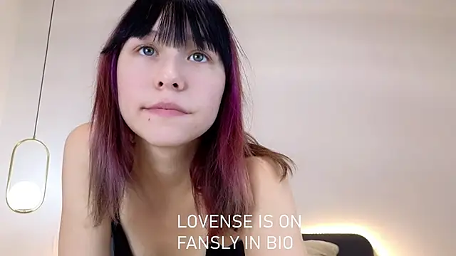 Snapshot of BritniBers chatting on 10-27-25, 11:14 BritniBers online show from 10-27-25, 11:14