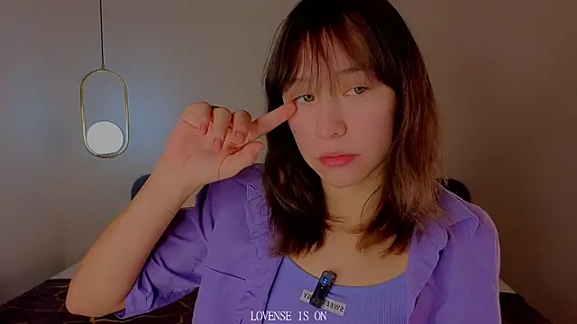 Snapshot of BritniBers chatting on 12-04-25, 01:15 BritniBers online show from 12-04-25, 01:15