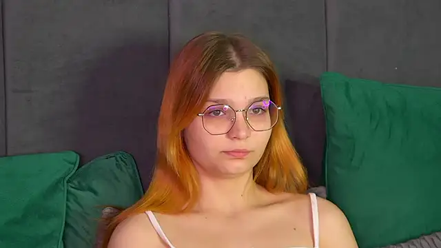 BellaMarebelle online show from 10-24-25, 04:20