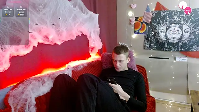 Xavier Night81 online show from 10-28-25, 08:40