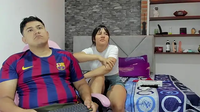 Snapshot of Sexxyy_Couple_ chatting on 01-08-26, 04:59 Sexxyy Couple online show from 01-08-26, 04:59