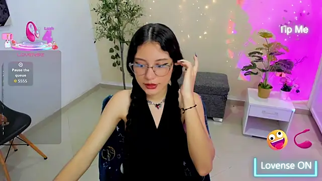 Krysten Riter online show from 01-13-26, 01:49