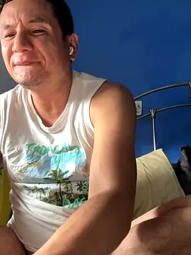 Snapshot of stevo170t chatting on 11-11-25, 05:35 stevo170t online show from 11-11-25, 05:35