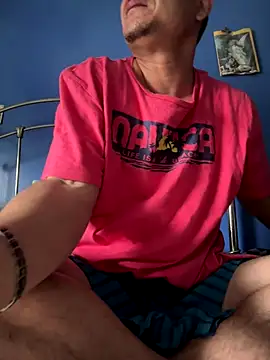 Snapshot of stevo170t chatting on 11-12-25, 06:52 stevo170t online show from 11-12-25, 06:52