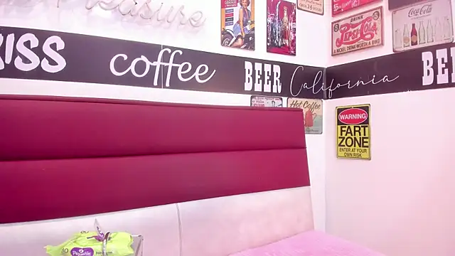 Snapshot of Scarlett_14_ chatting on 11-20-25, 03:07 Scarlett 14 online show from 11-20-25, 03:07