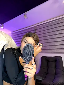 Snapshot of SkyThompson chatting on 11-14-25, 04:22 SkyThompson online show from 11-14-25, 04:22