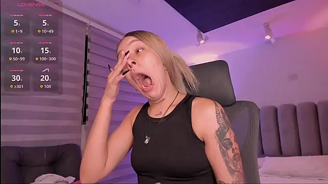 Snapshot of SkyThompson chatting on 11-16-25, 05:02 SkyThompson online show from 11-16-25, 05:02