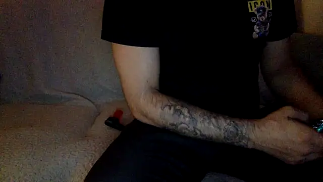 Snapshot of Brownsuggarr chatting on 10-05-25, 02:21 Brownsuggarr online show from 10-05-25, 02:21