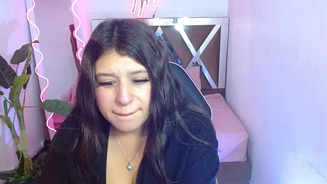 Sharlot tay online show from 12-17-25, 03:34