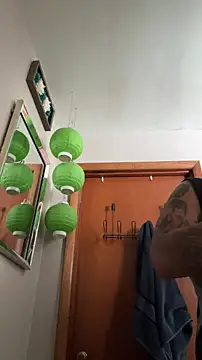 Snapshot of Lunablu13 chatting on 12-05-25, 05:42 Lunablu13 online show from 12-05-25, 05:42