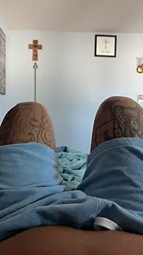 Snapshot of Lunablu13 chatting on 12-14-25, 04:01 Lunablu13 online show from 12-14-25, 04:01