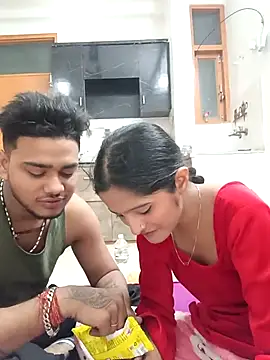 Snapshot of romantic_couple1 chatting on 12-14-25, 12:38 romantic couple1 online show from 12-14-25, 12:38