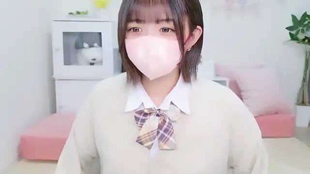 Hinata Sun online show from 10-04-25, 10:46