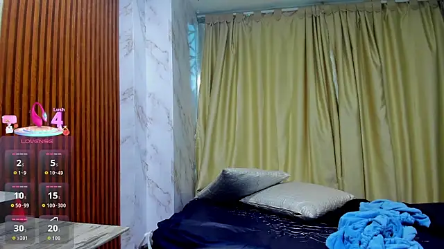 Kiara Zahiri   online show from 09-26-25, 11:03