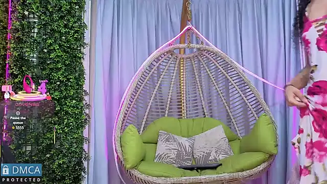 Kiara Zahiri   online show from 10-06-25, 11:07